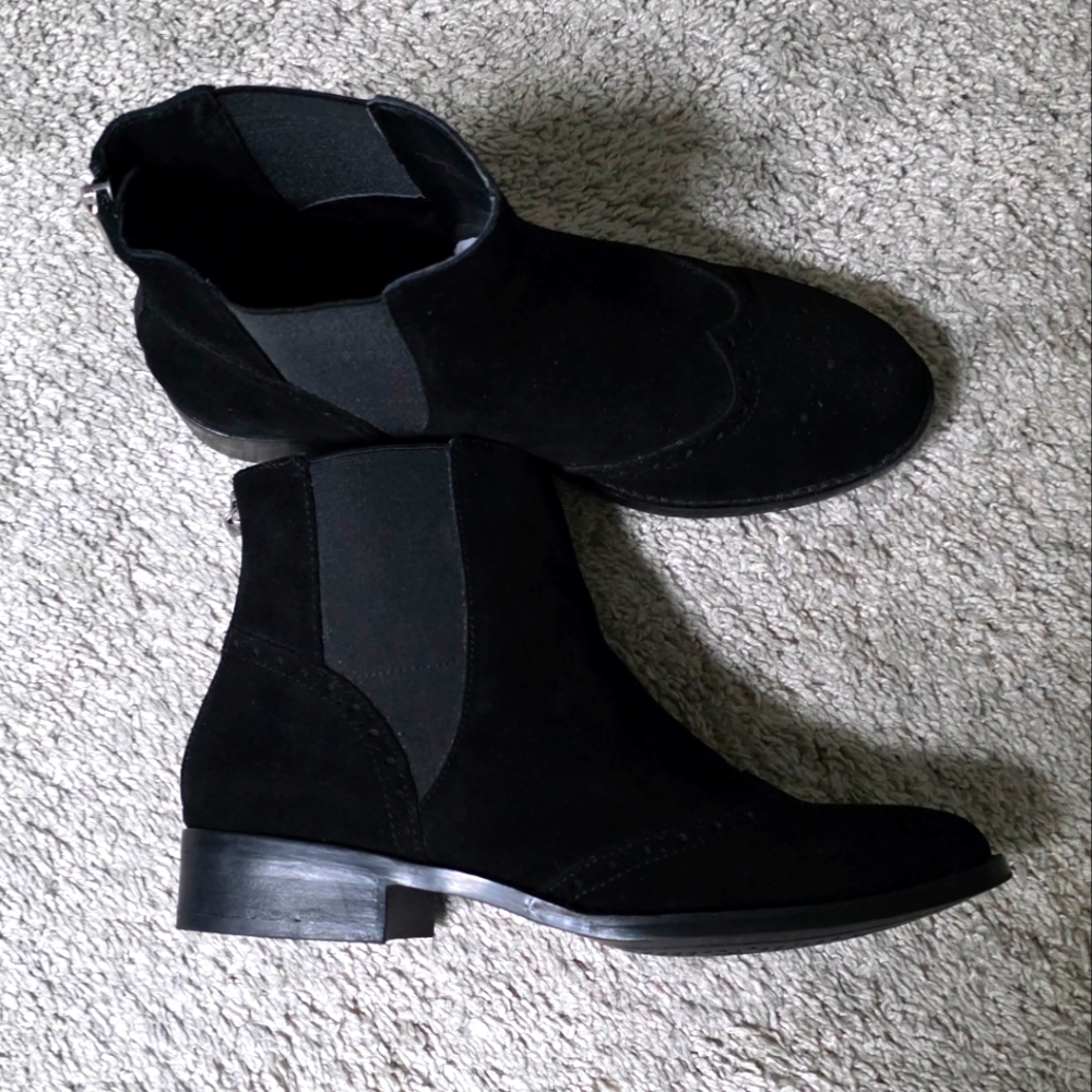 Adrienne Vitaddini Suede booties size 8.5